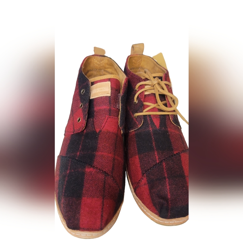 TOMS WOMENS SIZE 12W PLAID LOAFER